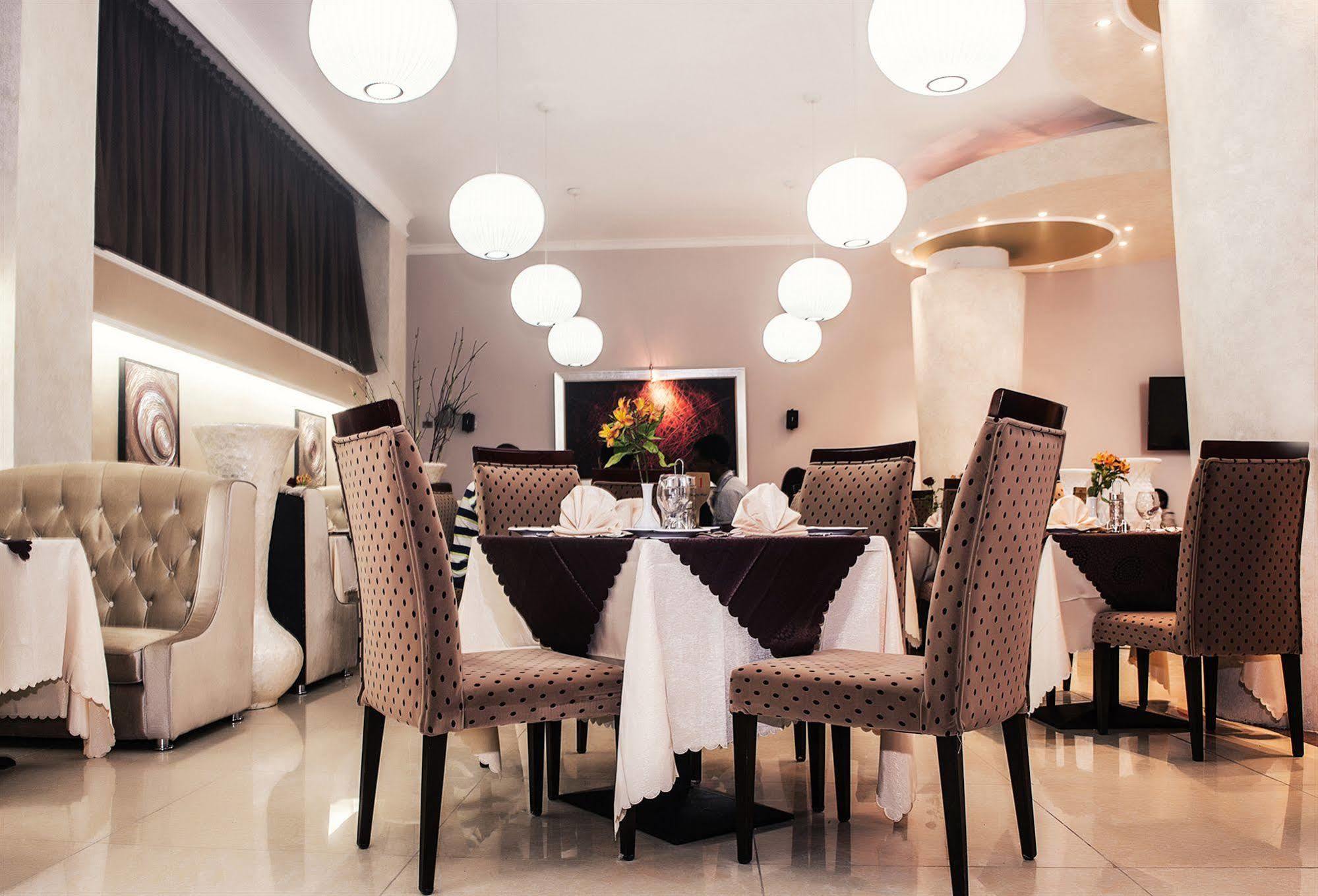 Cyan Hotel Addis Abeba Esterno foto